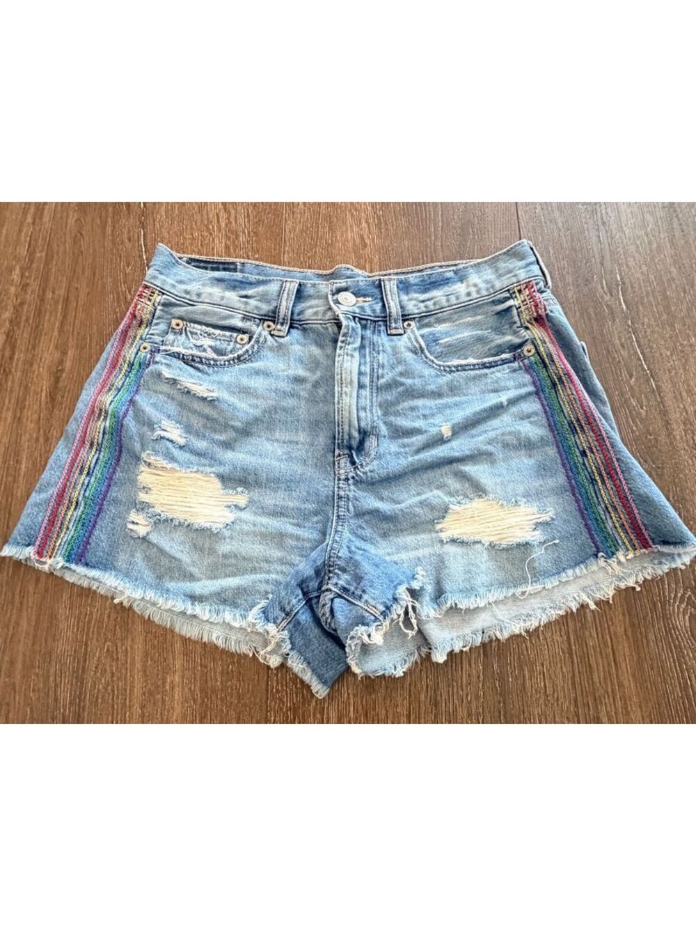 American Eagle Pride Festival Shorts Size 4 Super High Rise Rainbow Embroidery